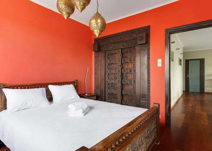 Lasek Marcelinski 2-bedroom By Bookinghost Apartment